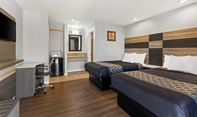 STAY COMFORTABLY IN BAY BREEZE INN WITH FAMILY AND FRIENDS STAY COMFORTABLY IN BAY BREEZE INN WITH FAMILY AND FRIENDS