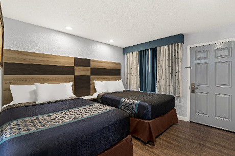 Bay Breeze Inn - Double Beds
