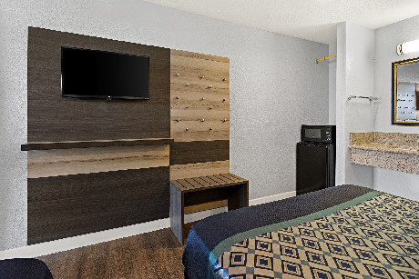 Bay Breeze Inn - Amenities