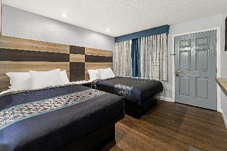 Bay Breeze Inn - Double Beds